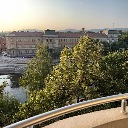 Lägenhet Darviva Niš, Center, Private Garage Parking, River View Ni
