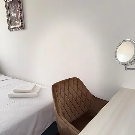 Darviva Niš, Center, Private Garage Parking, River View Lägenhet Ni