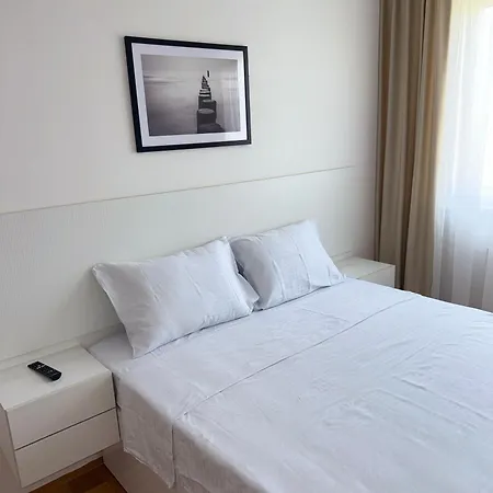 Lägenhet Darviva Niš, Center, Private Garage Parking, River View *