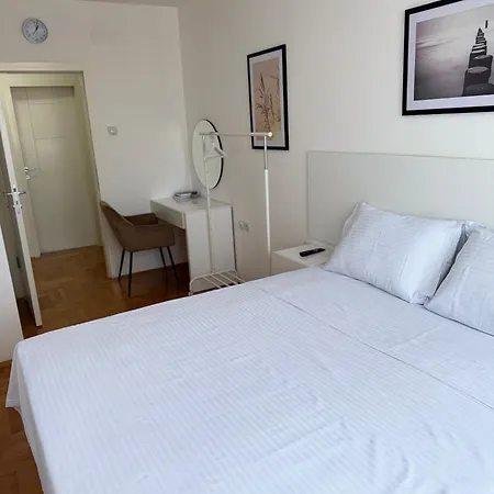 Lägenhet Darviva Niš, Center, Private Garage Parking, River View